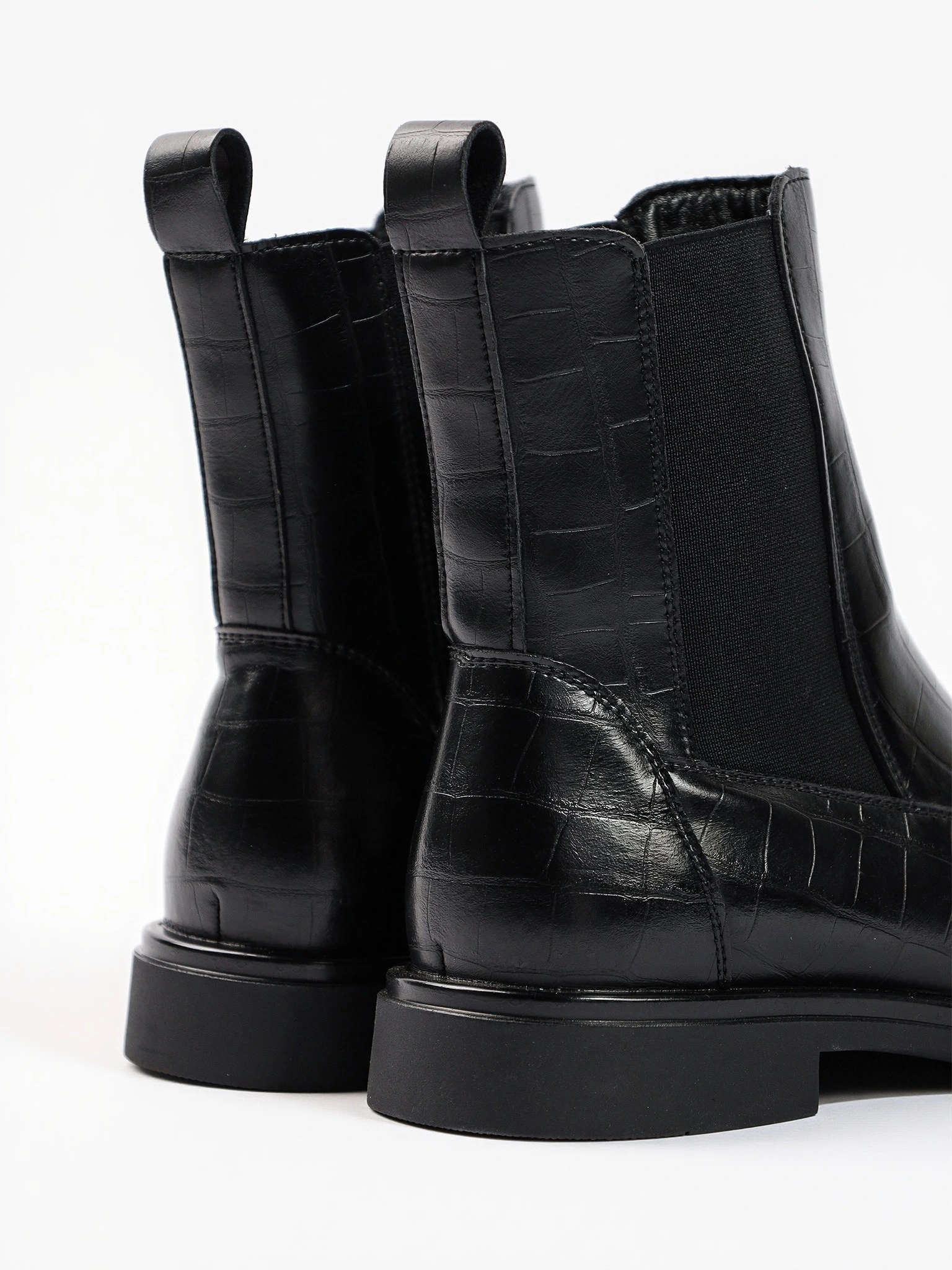 Ботинки-челси черного цвета из натуральной кожи